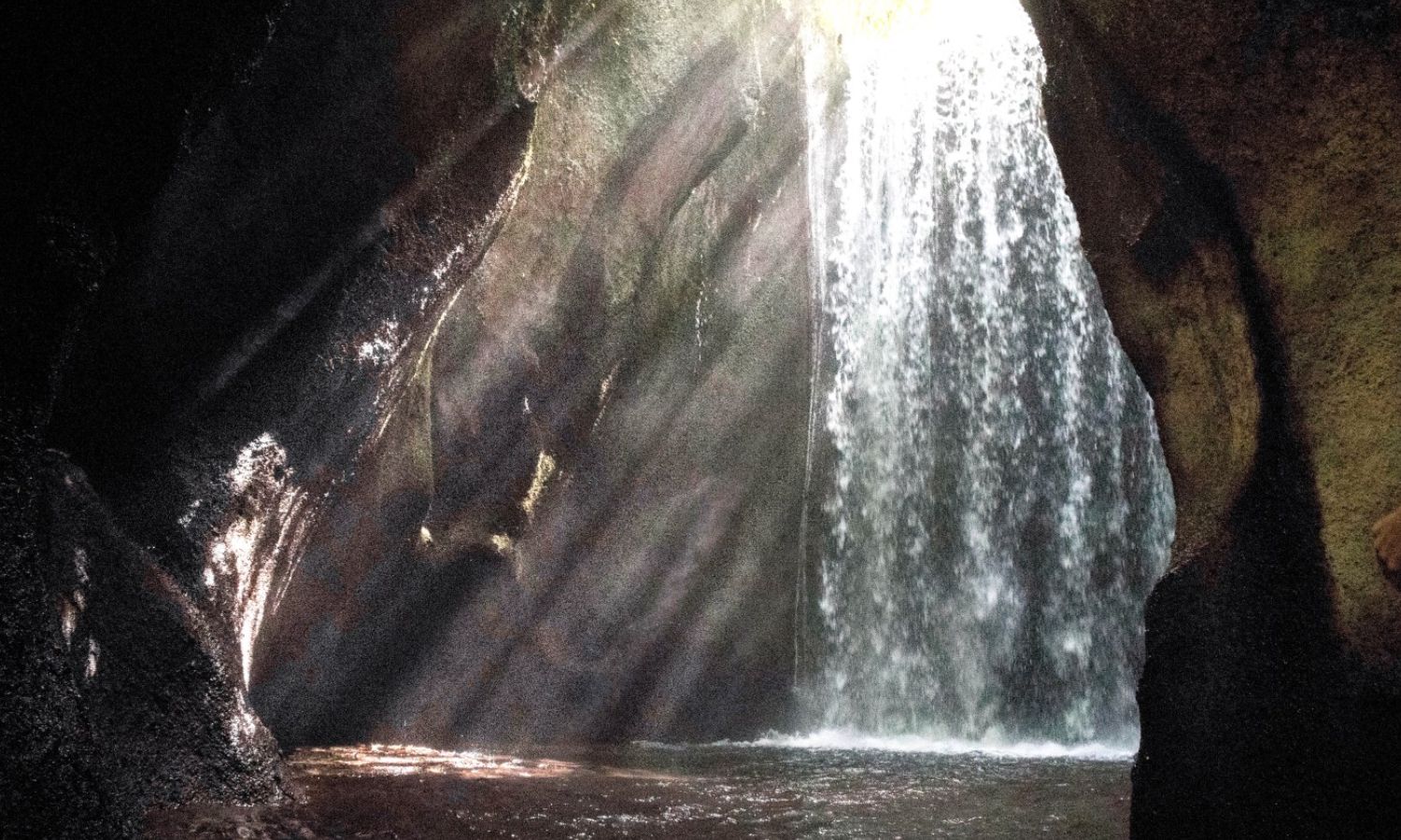 Air Terjun Tukad Cepung di Dalam Gao