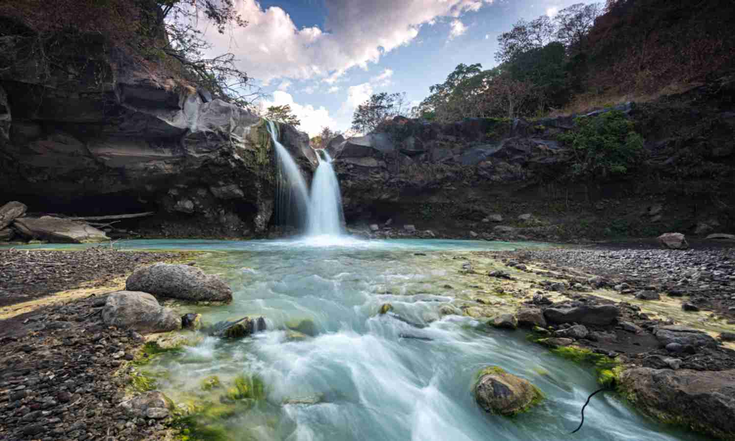Air Terjun Mangku Sakti Wisata Alam di Lombok Timur