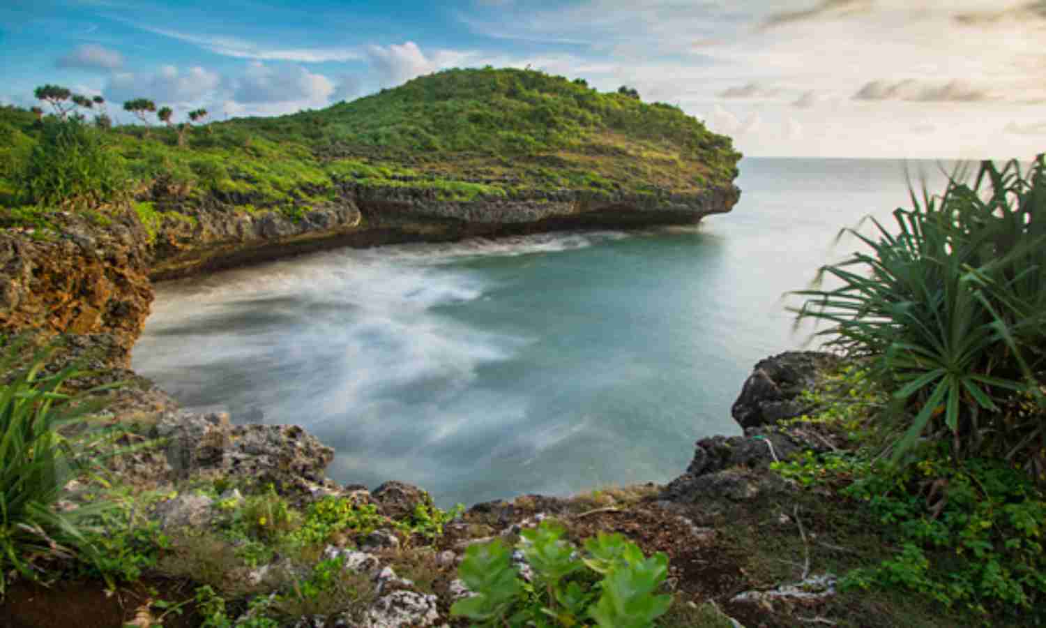 Pantai Woh Kudu, Yuk Kunjungi!